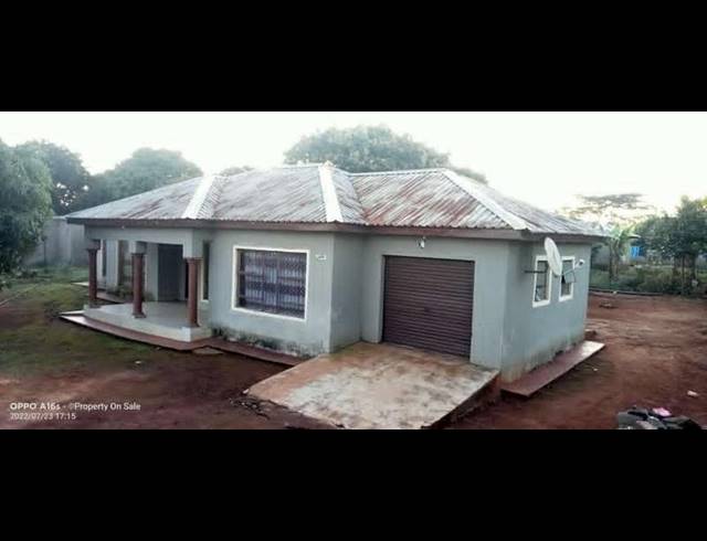 4 BEDROOM HOUSE FOR SALE IN KHUBVI